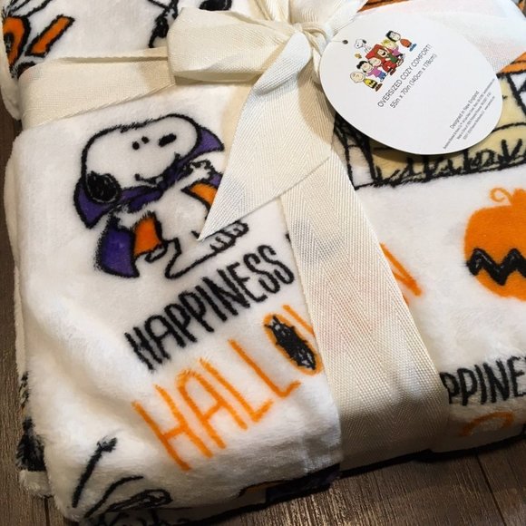 SNOOPY Halloween "Great Pumpkin" Decorative Throw - Picture 3 of 6